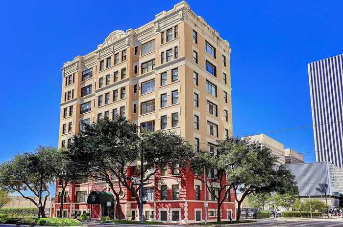 photo 1: 1700 Main Street Unit 7B, Houston TX 77002