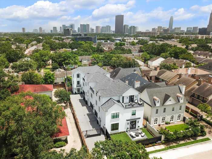 photo 1: 1203 Nantucket Drive, Houston TX 77057