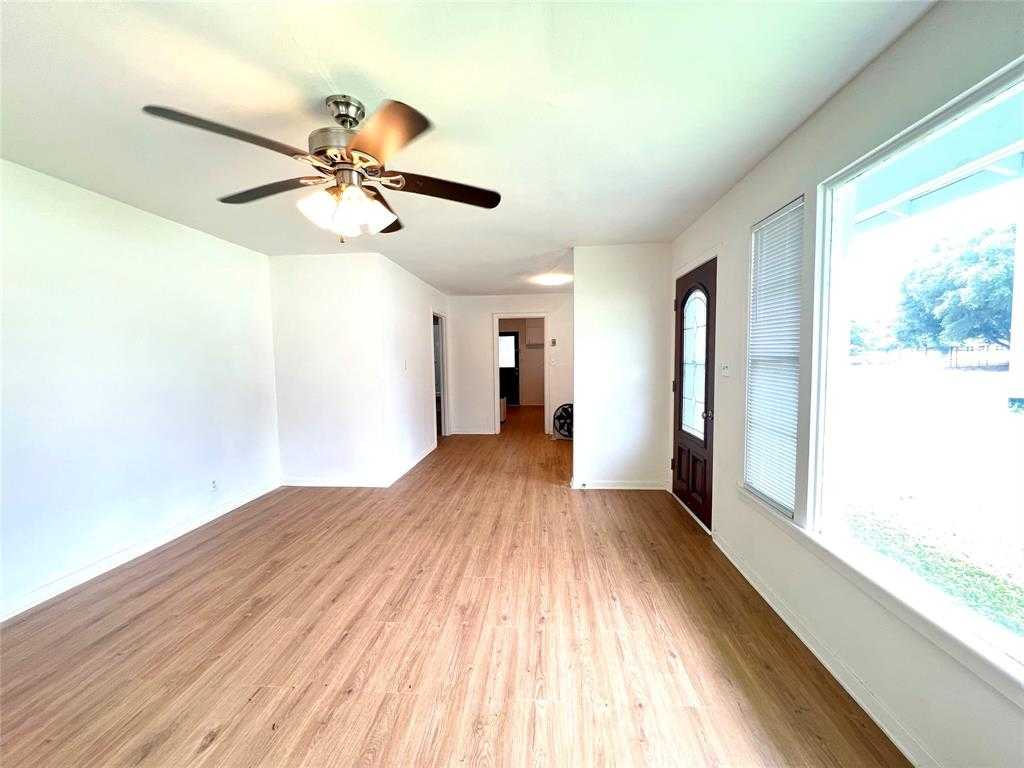 photo 3: 528 E Milam Street, La Grange TX 78945