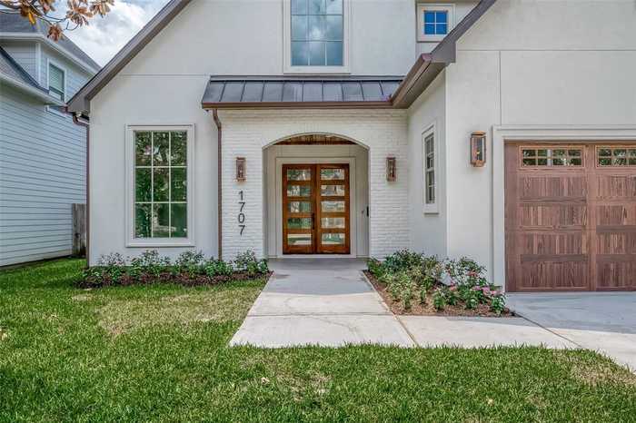 photo 2: 1707 Hewitt Drive, Houston TX 77018