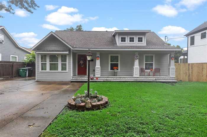 photo 1: 1009 Canadian Street, Houston TX 77009