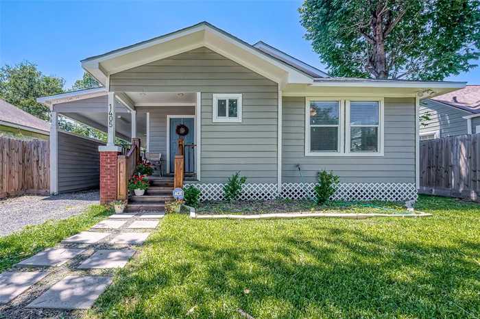 photo 1: 1405 Walton Street, Houston TX 77009