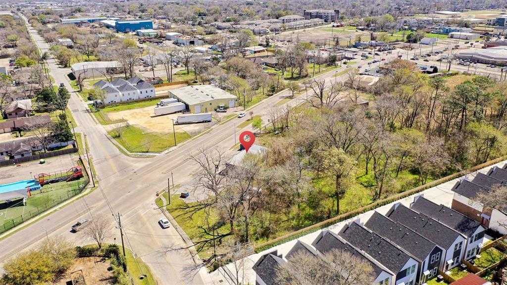 photo 2: 4423 Yale Street, Houston TX 77018