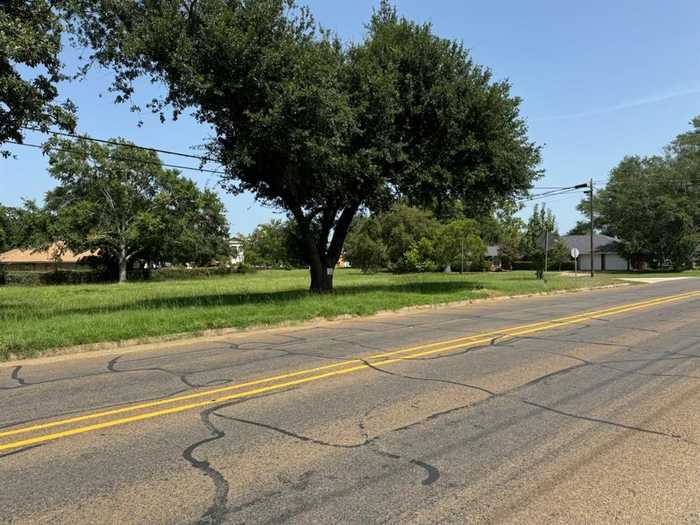 photo 2: 206 N Olive Street, Grapeland TX 75844