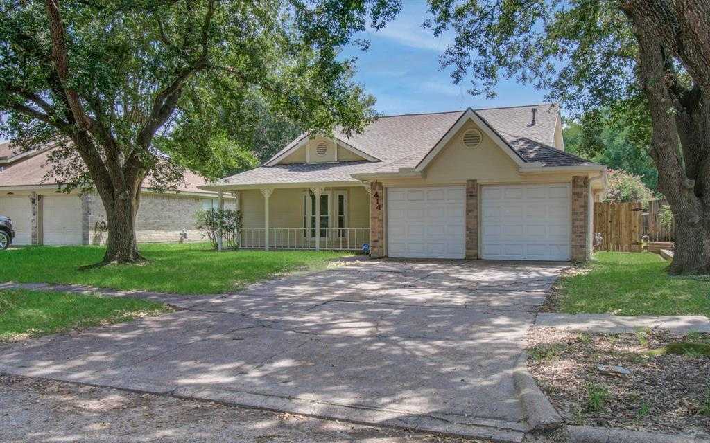 photo 1: 414 Enfield Drive, Highlands TX 77562