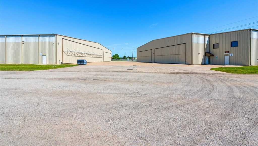 photo 2: 20115 Stuebner Airline Road, Spring TX 77379