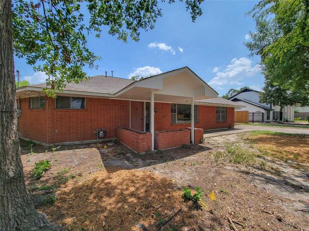 photo 2: 3703 Ascot Lane, Houston TX 77092