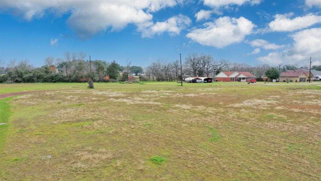 photo 2: 1207 Meadows Drive, Madisonville TX 77864