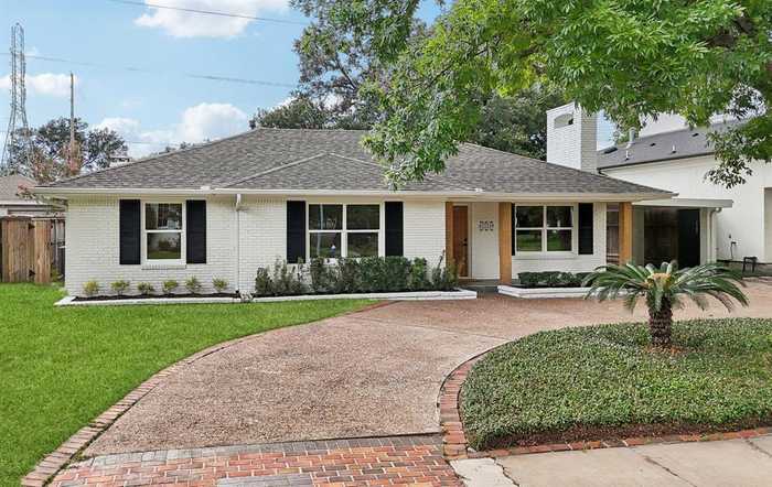 photo 2: 3518 Suffolk Drive, Houston TX 77027