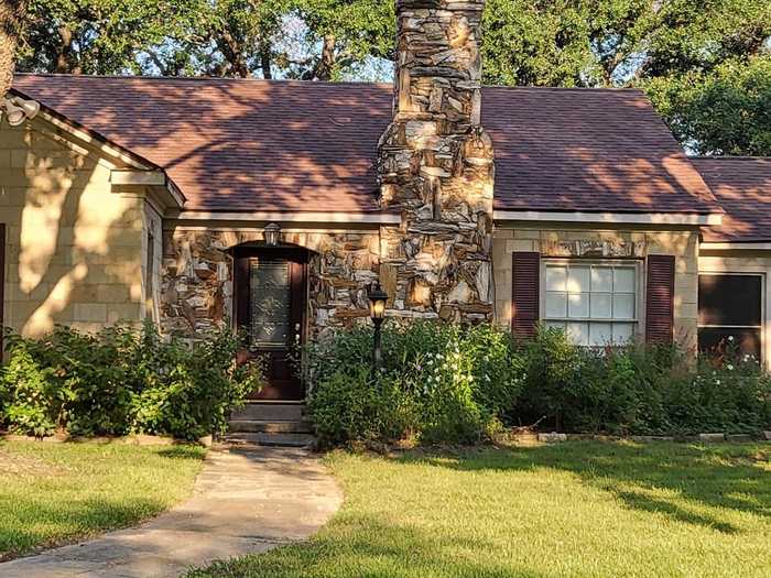 photo 2: 633 14th Street, Hempstead TX 77445