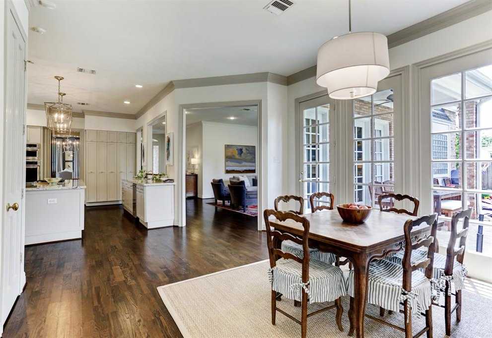 photo 3: 6200 Meadow Lake Lane, Houston TX 77057