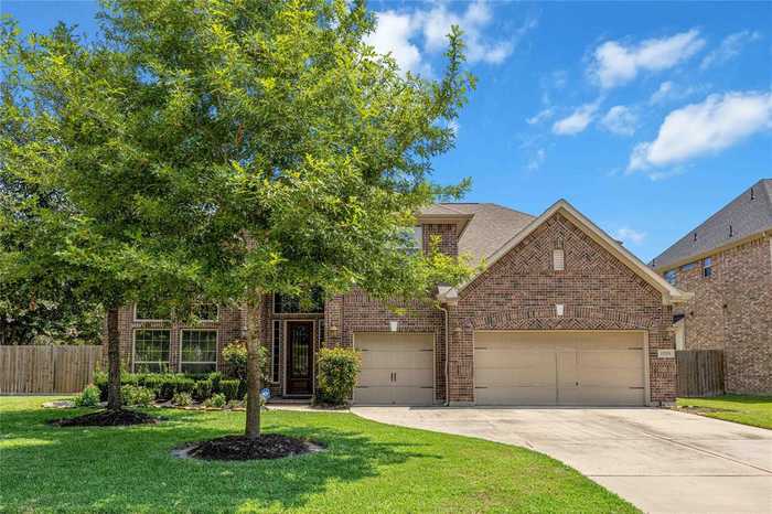 photo 1: 15703 Misty Leaf Lane, Houston TX 77044