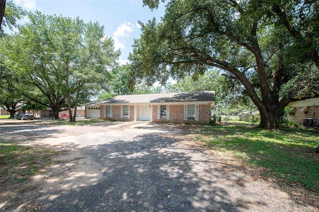 photo 2: 1307 E Main Street, Madisonville TX 77864