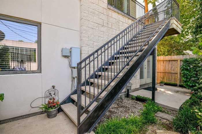 photo 2: 4723 Caroline Street, Houston TX 77004