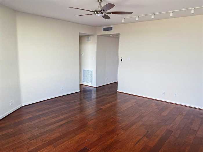 photo 13: 14 Greenway Plaza Unit 23M, Houston TX 77046