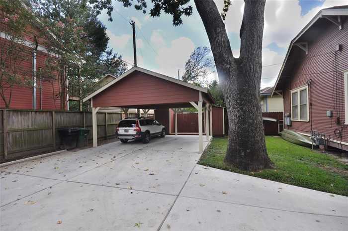 photo 2: 948 Pecore Street, Houston TX 77009