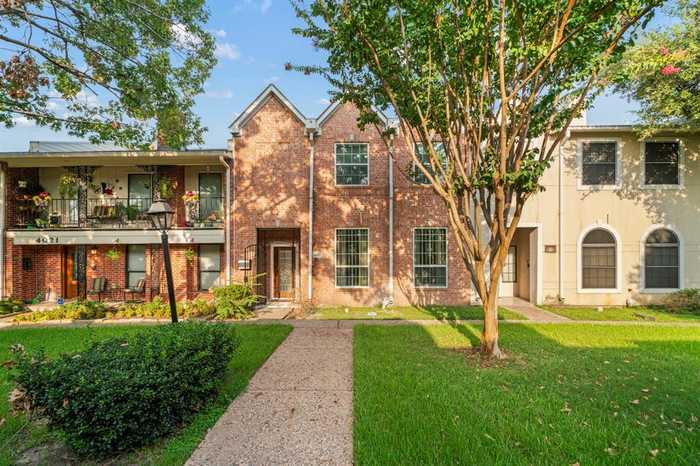 photo 1: 4023 Breakwood Drive, Houston TX 77025