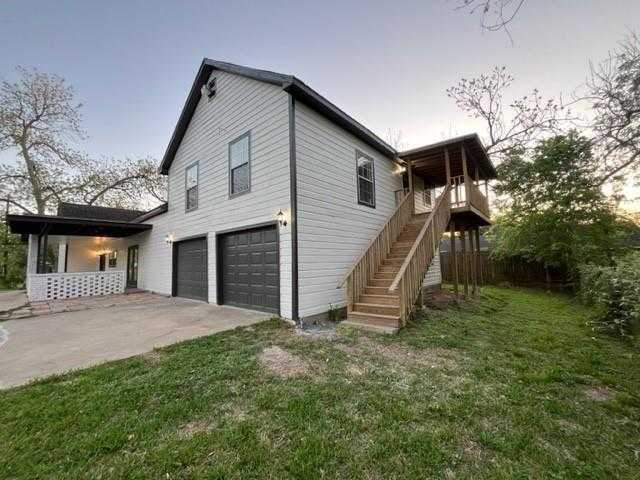 photo 3: 401 Pecan Street, Wharton TX 77488