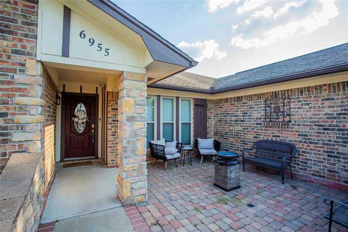 photo 1: 6955 Glen Willow Dr, Beaumont TX 77706