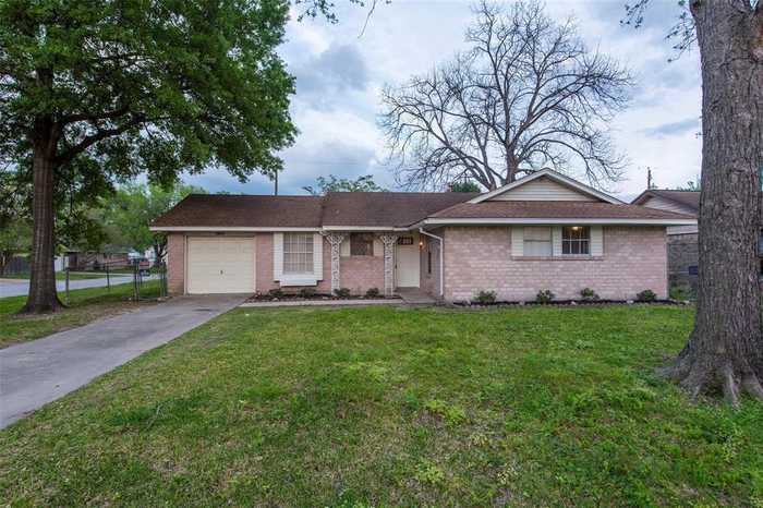 photo 1: 9146 Glenbury Drive, Houston TX 77037