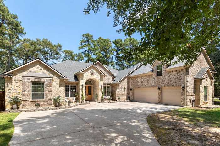 photo 1: 2 Stony Creek Drive, Conroe TX 77384