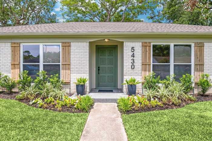 photo 1: 5430 Grape Street, Houston TX 77096