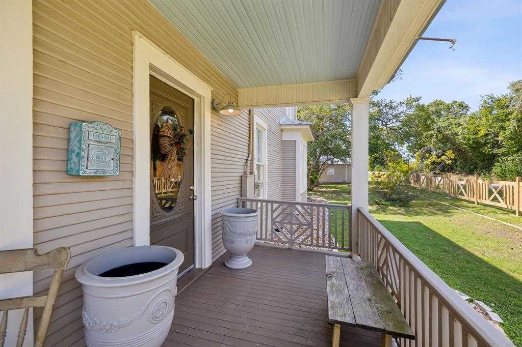 photo 3: 815 Navasota Street, Burton TX 77835