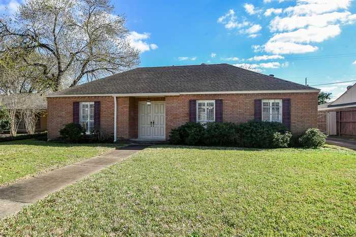 photo 1: 6249 Locke Lane, Houston TX 77057