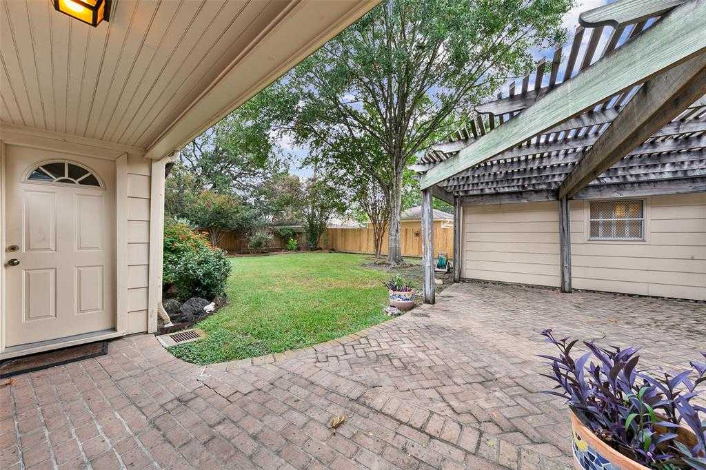 photo 3: 8010 Windswept Lane, Houston TX 77063