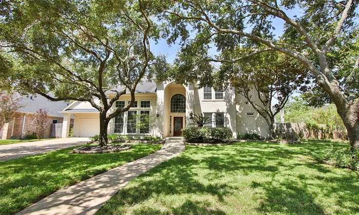 photo 1: 4135 N Pine Brook Way, Houston TX 77059