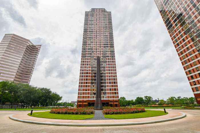 photo 1: 5100 San Felipe Street Unit 373, Houston TX 77056