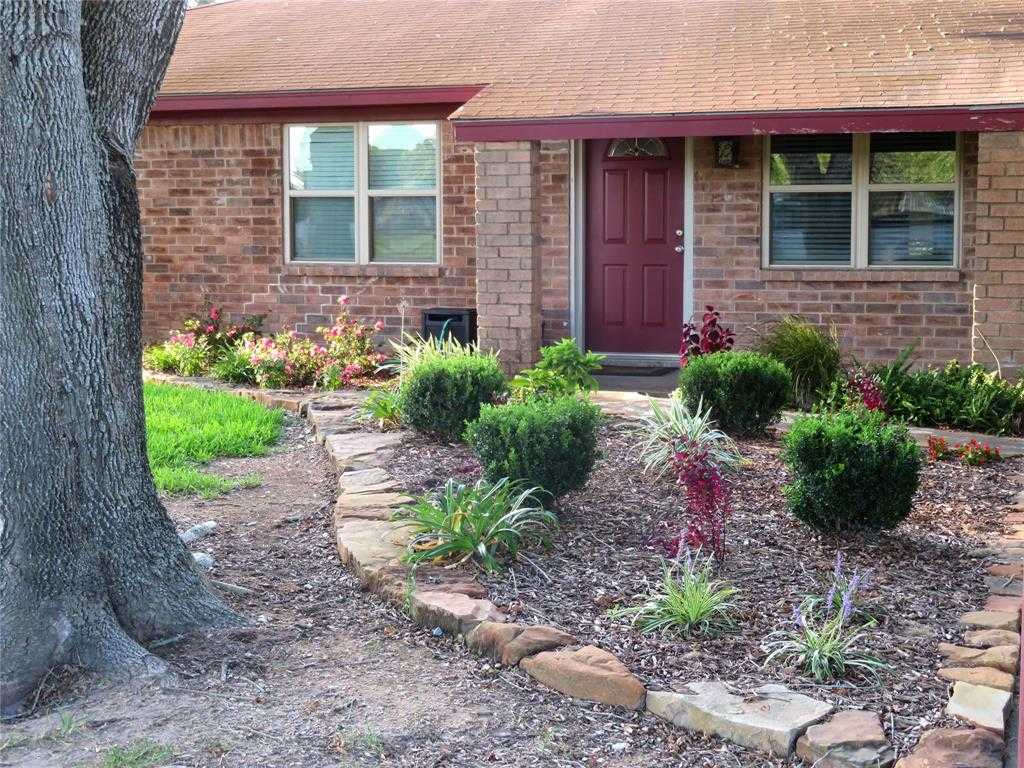 photo 3: 472 Becky Street, El Campo TX 77437