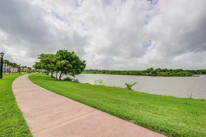 photo 30: 2013 Harbour Drive, Houston TX 77058