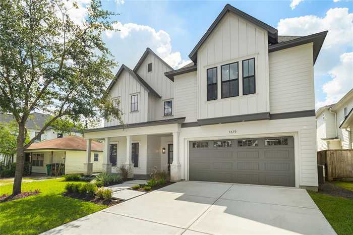 photo 1: 1619 Richelieu Lane, Houston TX 77018