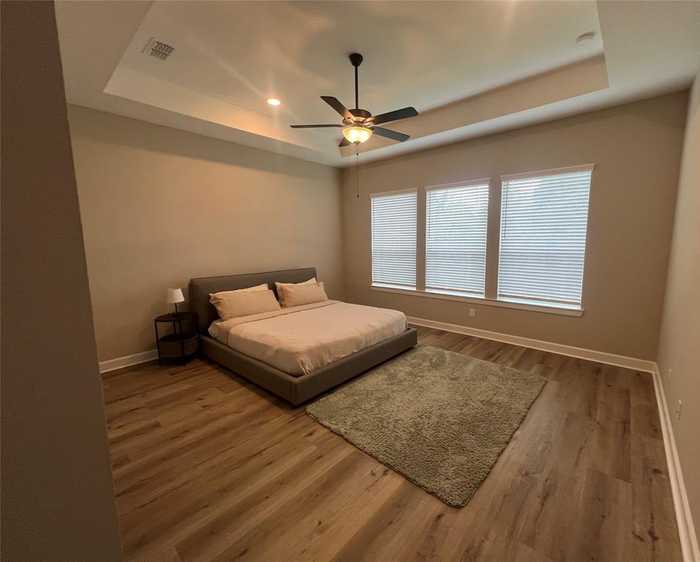 photo 2: 4955 Culmore Drive, Houston TX 77021