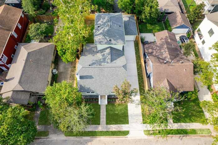 photo 2: 725 W Cottage Street, Houston TX 77009