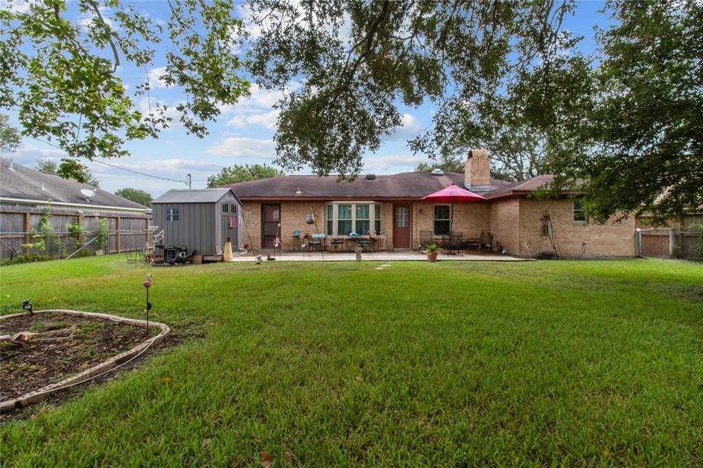 photo 1: 602 Sharondoah Drive, Highlands TX 77562