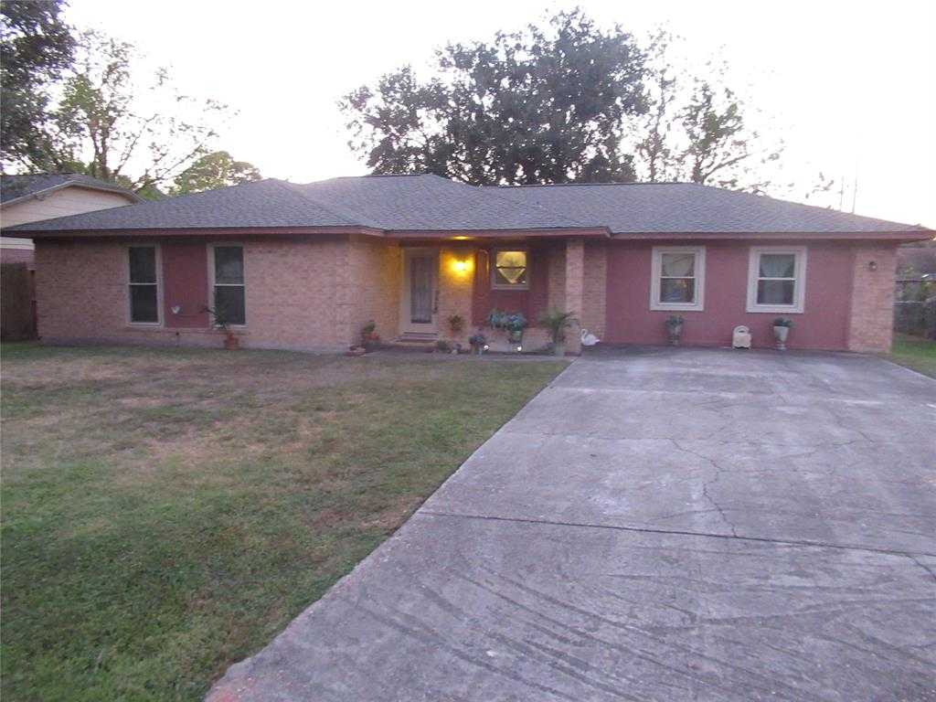 photo 2: 602 Sharondoah Drive, Highlands TX 77562