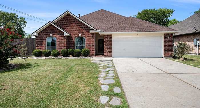 photo 2: 2350 Troon Drive, Alvin TX 77511