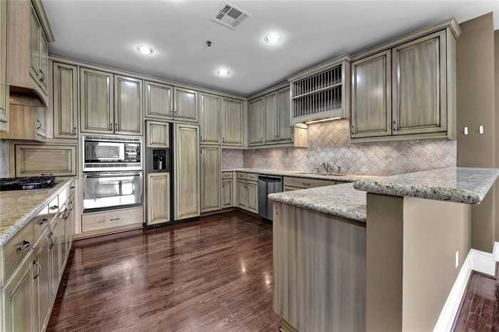 photo 1: 2520 Robinhood Street Unit 1009, Houston TX 77005