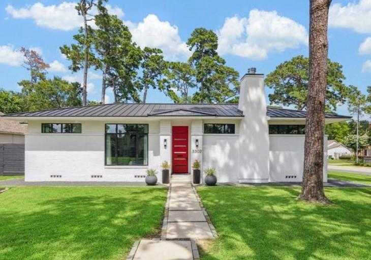 photo 1: 3302 Lawrence Street, Houston TX 77018