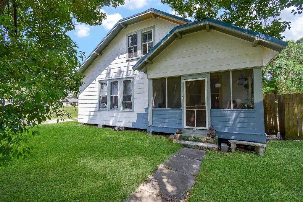 photo 1: 401 E Myrtle Street, Angleton TX 77515