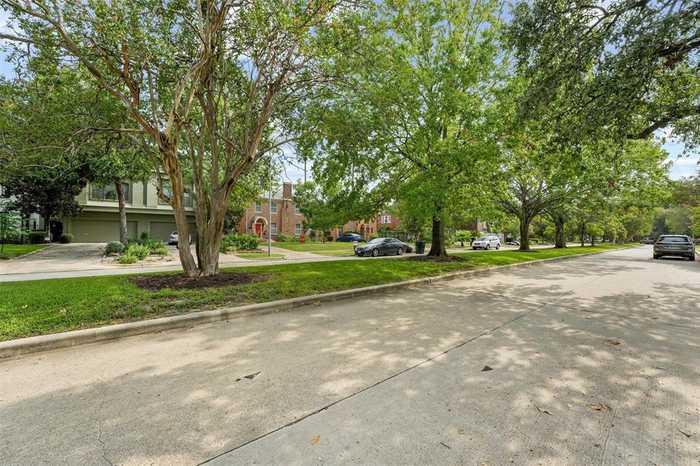 photo 10: 1559 Castle Court, Houston TX 77006