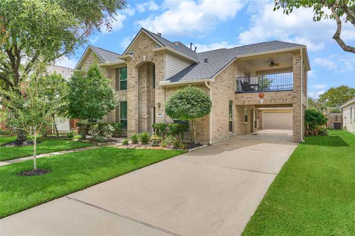 photo 2: 8839 Ballinger Drive, Houston TX 77064