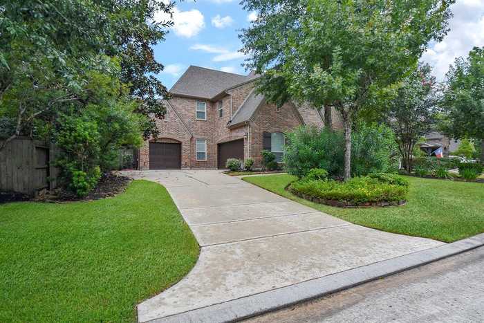 photo 1: 127 Stonehedge Place, Montgomery TX 77316