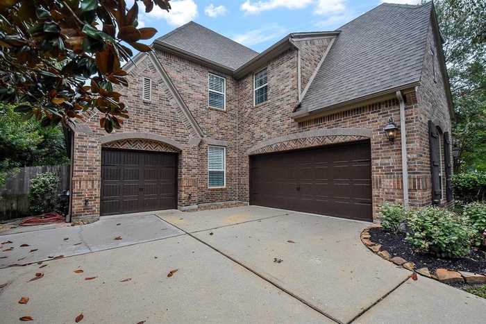 photo 2: 127 Stonehedge Place, Montgomery TX 77316