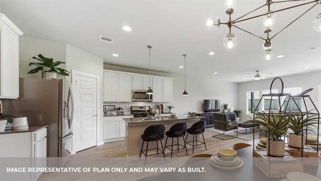 photo 3: 1049 Great Barracuda Lane, Alvin TX 77511