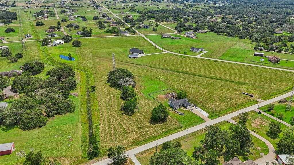 photo 2: 607 Winchester Trail, Angleton TX 77515