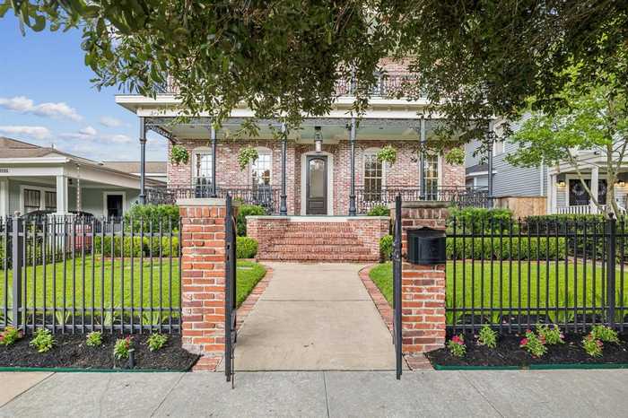 photo 2: 1618 Arlington Street, Houston TX 77008