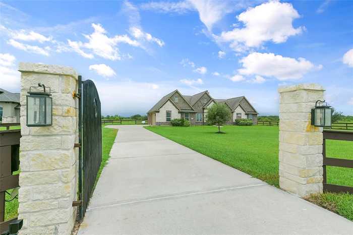 photo 2: 7923 Stratford Hall Drive, Rosharon TX 77583